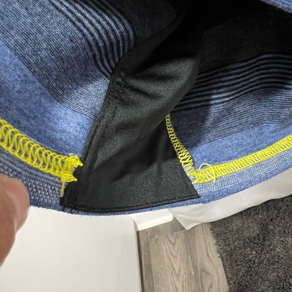 Oakley Men's Polo Shirt in Yellow, Blue, and Black Stripes Glasses Cleaner sz M - Picture 4 of 12